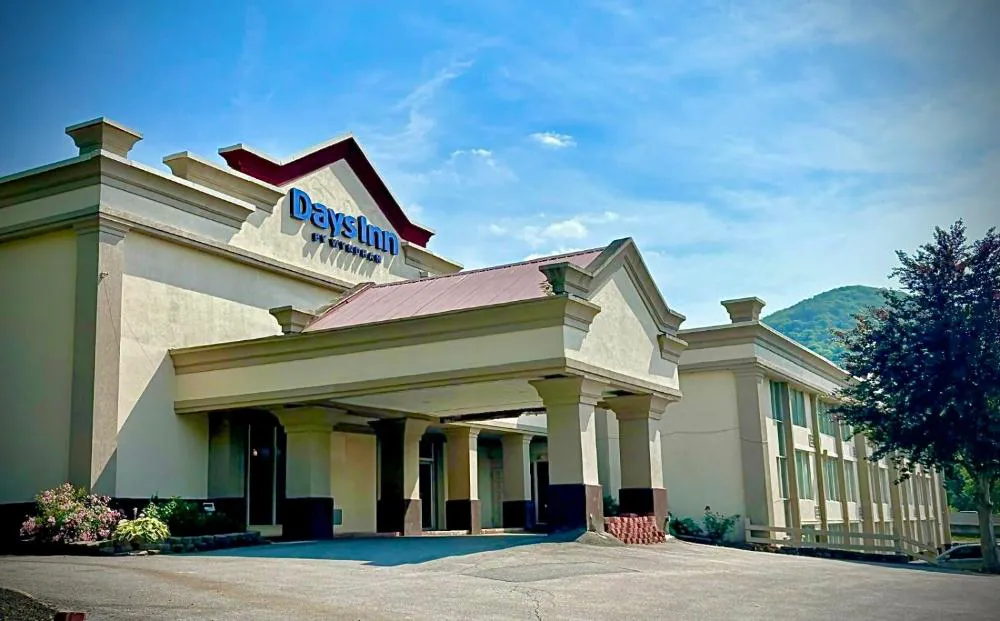 Days Inn by Wyndham Williamsport hotel hero