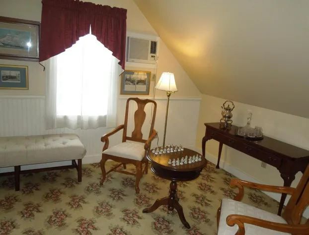 Kearsarge Inn hotel detail image 3