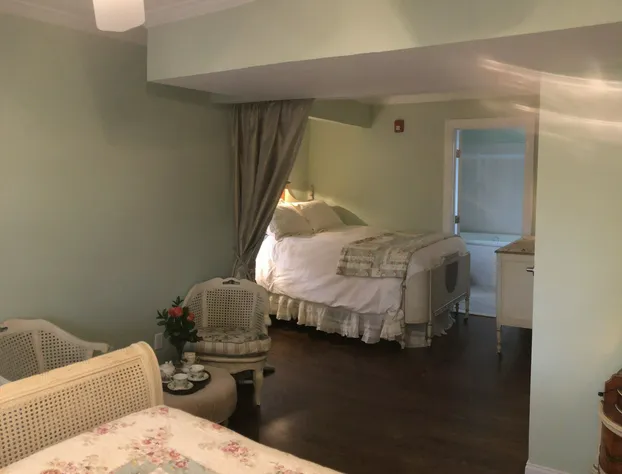 The Carriage House B&B hotel detail image 2