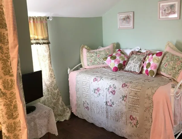 The Carriage House B&B hotel detail image 3