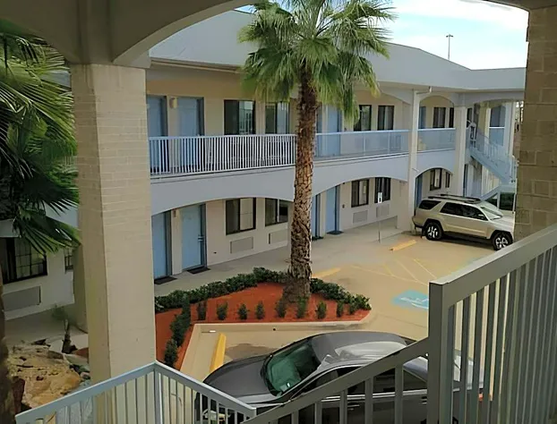 Scott Inn Suites - Downtown Houston hotel detail image 4