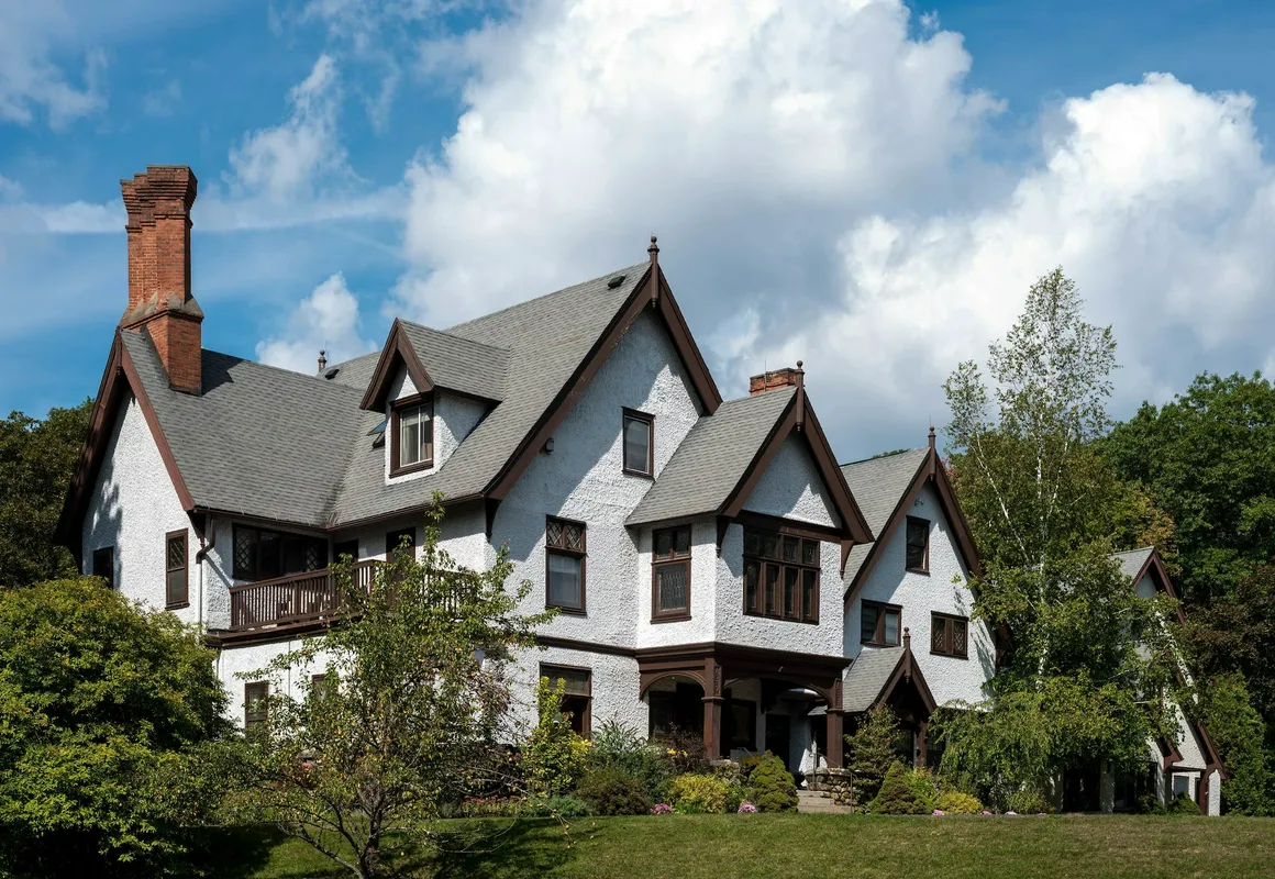 Manor House Inn hotel hero