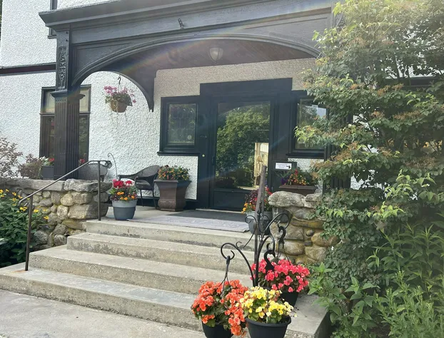 Manor House Inn hotel detail image 1