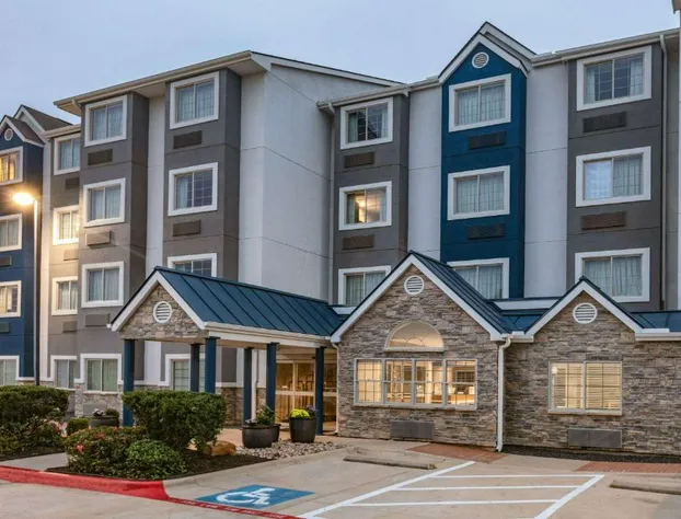 Microtel Inn & Suites by Wyndham Austin Airport hotel detail image 2