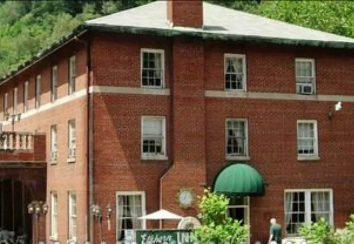 Elkhorn Inn & Theatre hotel hero