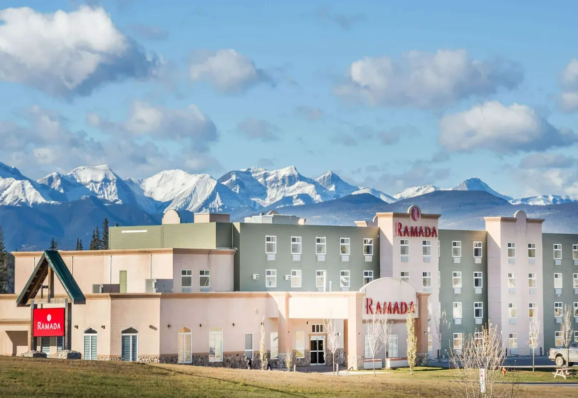 Ramada by Wyndham Hinton hotel hero