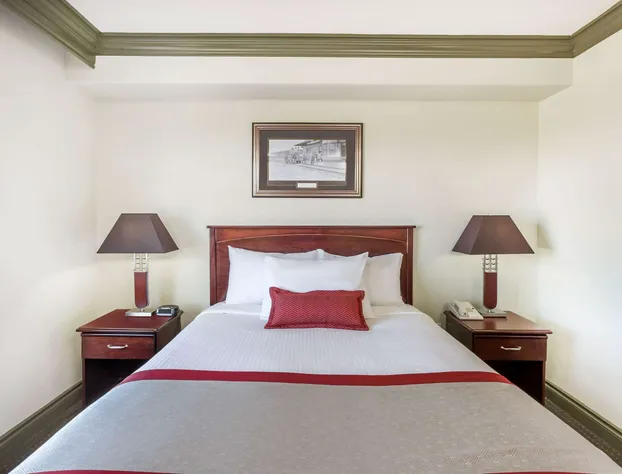 Ramada by Wyndham Hinton hotel detail image 4