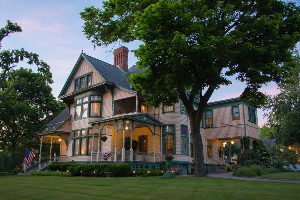 Oliver Inn Bed and Breakfast hotel hero