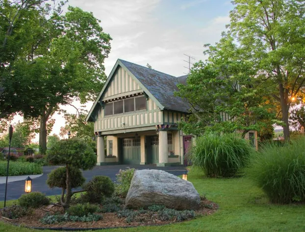 Oliver Inn Bed and Breakfast hotel detail image 2