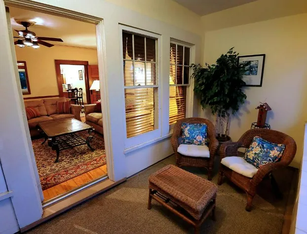 Oliver Inn Bed and Breakfast hotel detail image 3