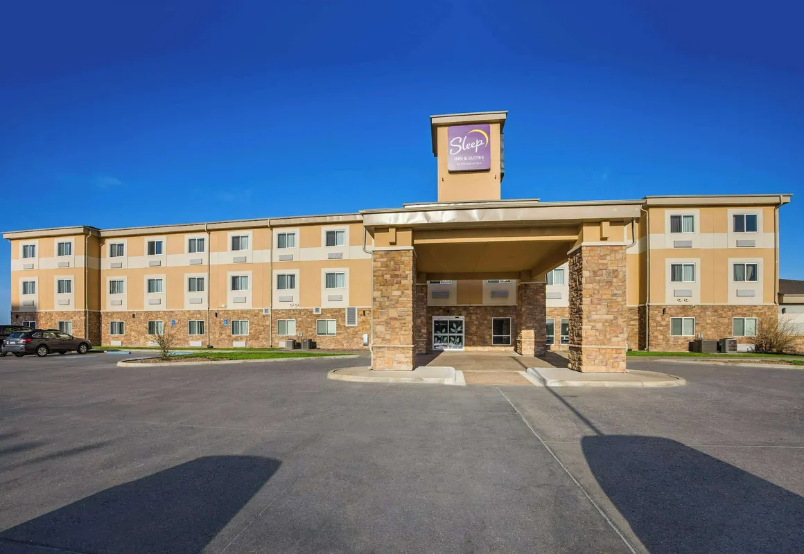 Sleep Inn & Suites Colby hotel hero