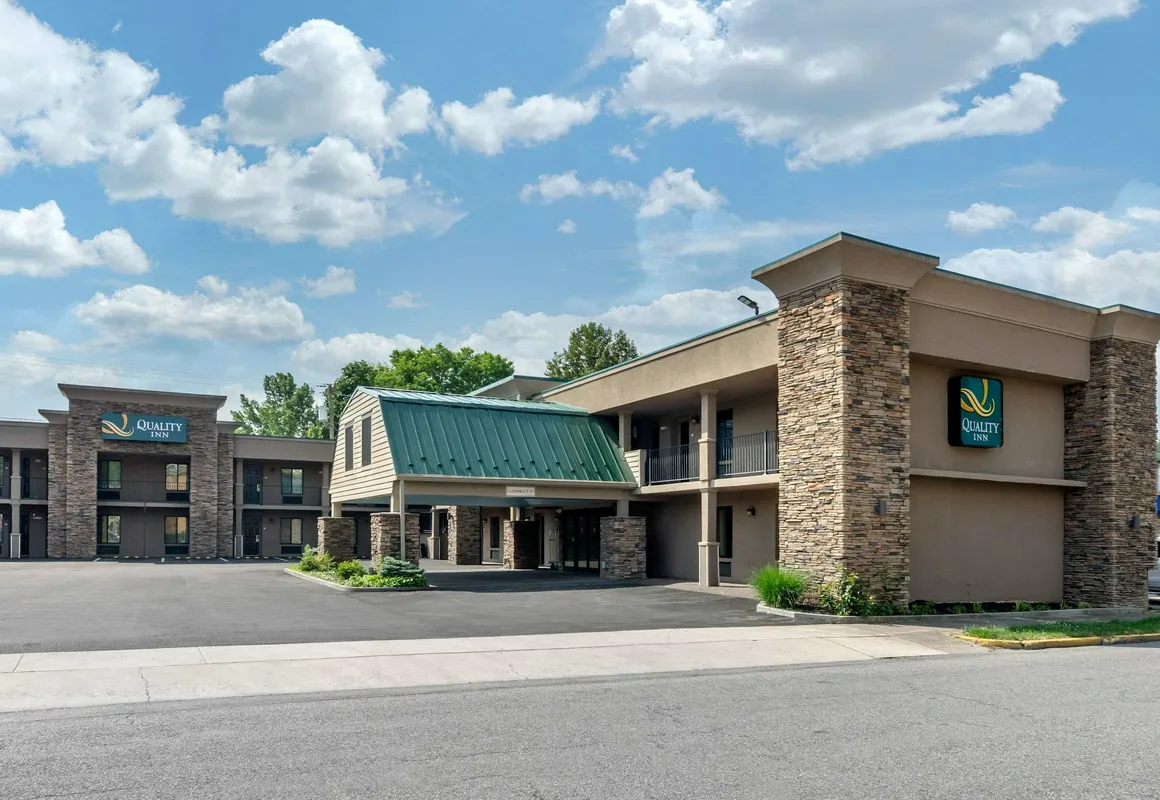 Quality Inn hotel hero