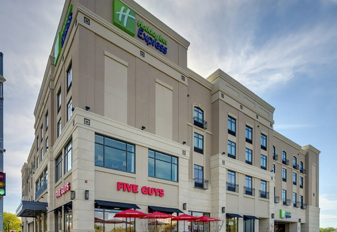 Holiday Inn Express & Suites Kansas City KU Medical Center by IHG hotel hero