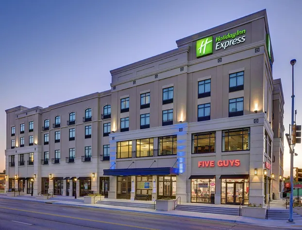 Holiday Inn Express & Suites Kansas City KU Medical Center by IHG hotel detail image 1
