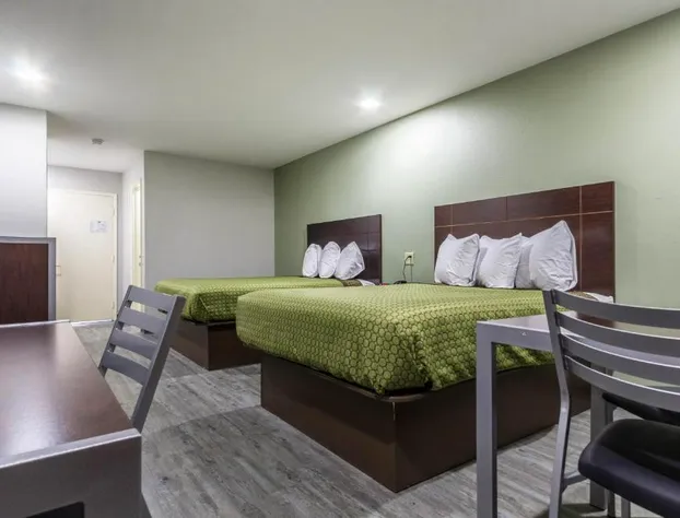 Scottish Inn and Suites hotel detail image 4