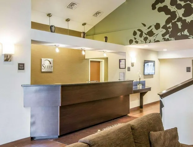 Sleep Inn & Suites Queensbury - Lake George hotel detail image 4