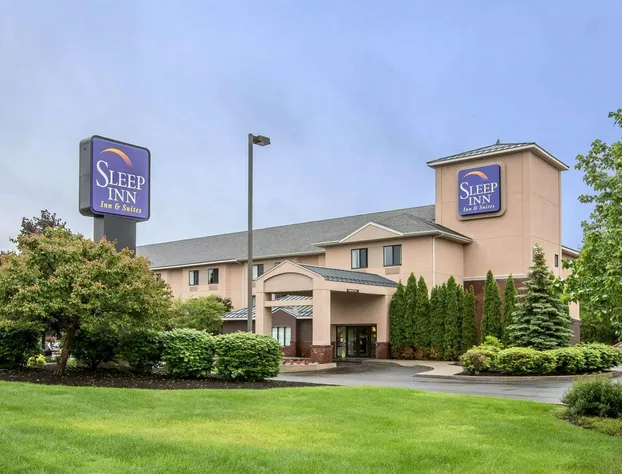 Sleep Inn & Suites Queensbury - Lake George hotel detail image 3