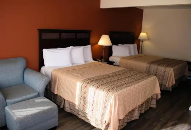 Valley Oaks Inn Woodland hotel detail image 4