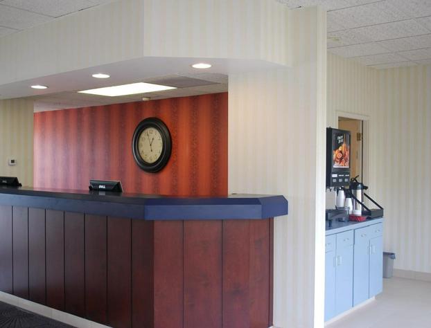 Clinton Inn And Suites hotel detail image 4