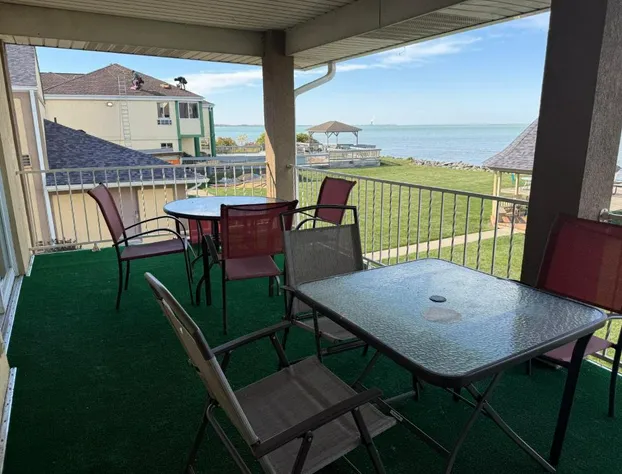 Clinton Inn And Suites hotel detail image 3