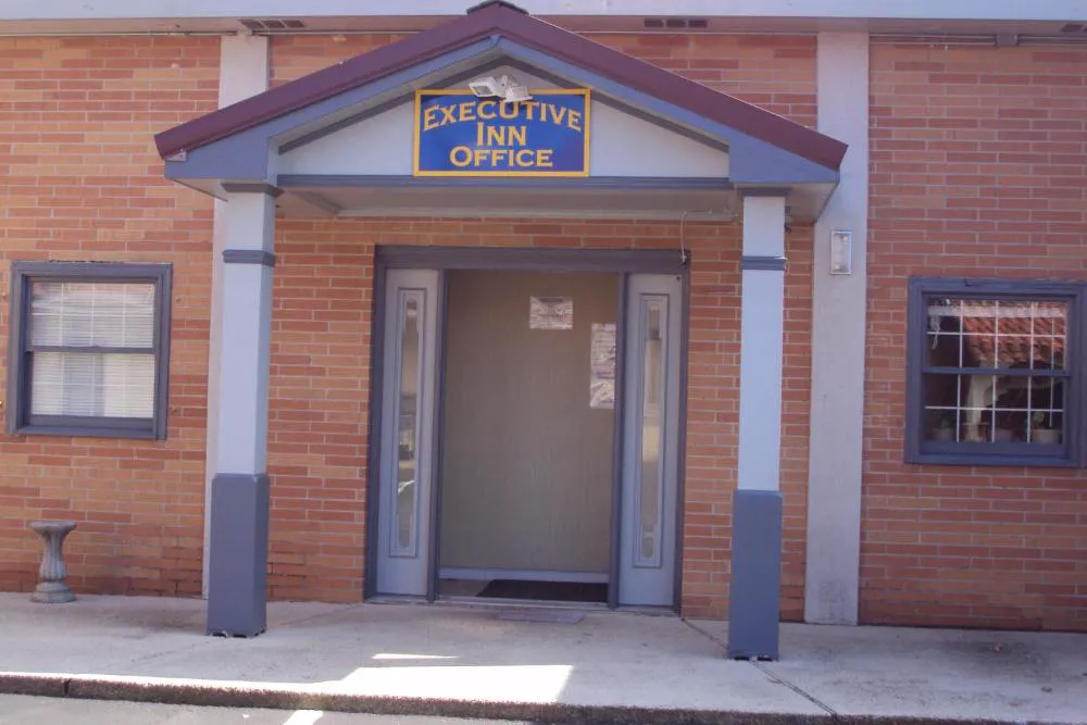 Executive Inn hotel hero