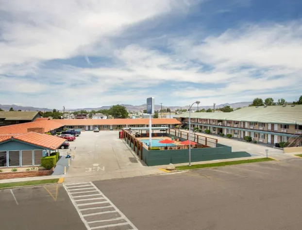 Travelodge by Wyndham Hawthorne hotel detail image 1