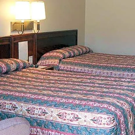 Mohican Little Brown Inn Loudonville hotel detail image 3
