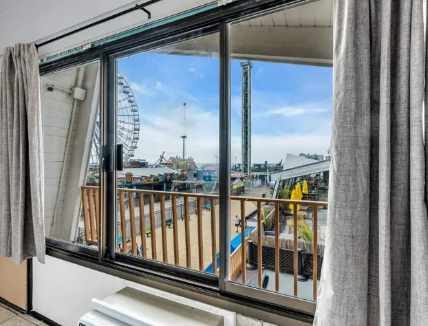 Aztec Ocean Resort hotel detail image 1