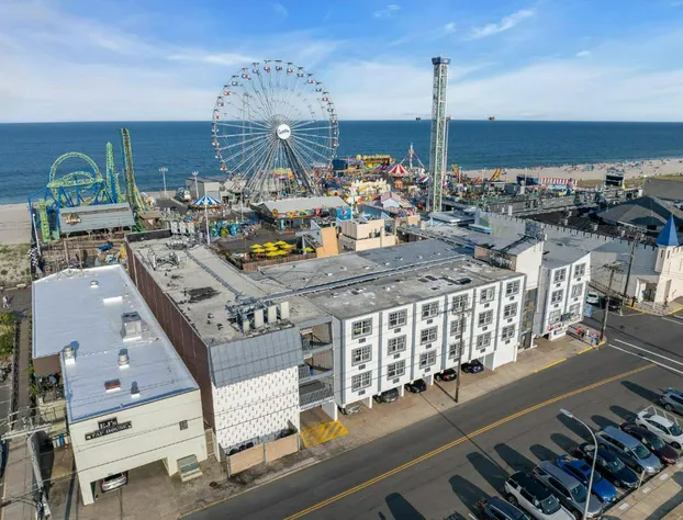 Aztec Ocean Resort hotel detail image 3