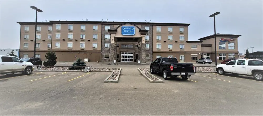 Vegreville Suites hotel hero