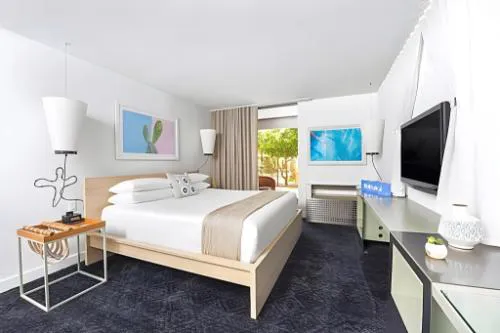 The Monarch hotel detail image 4