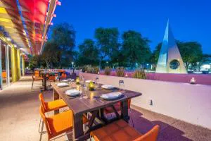 The Monarch hotel detail image 4