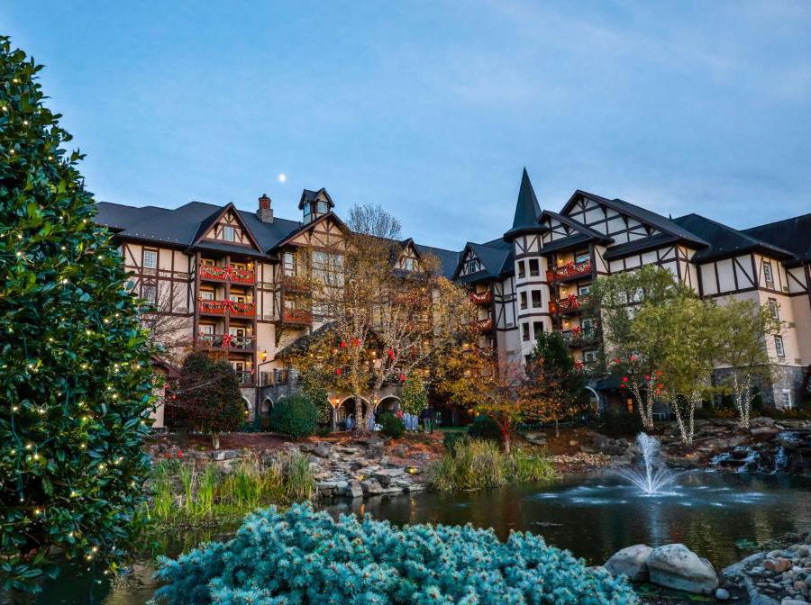 The Inn at Christmas Place hero