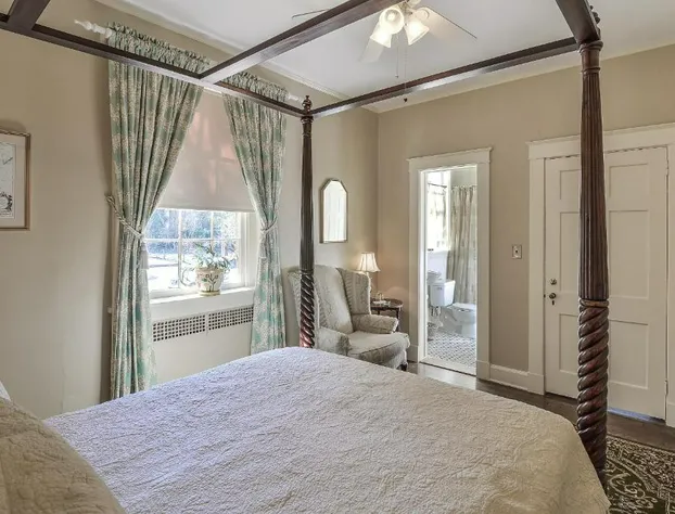 Cedars of Williamsburg Bed & Breakfast hotel detail image 4