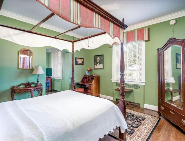 Cedars of Williamsburg Bed & Breakfast hotel detail image 3