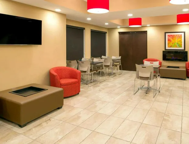 Microtel Inn & Suites by Wyndham Red Deer hotel detail image 3