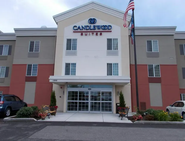 Candlewood Suites Burlington South by IHG hotel detail image 1