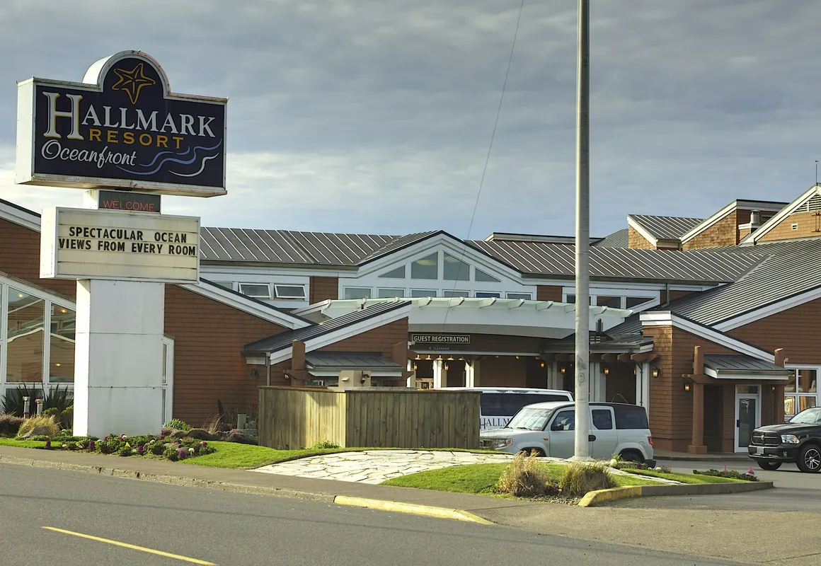 Hallmark Resort - Newport hotel hero