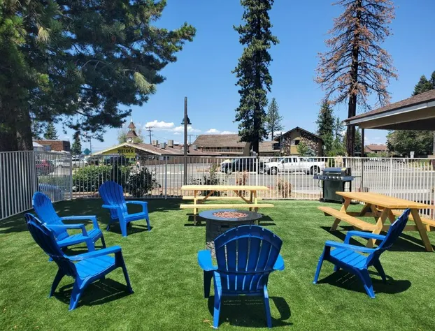 Bluebird Day Inn & Suites hotel detail image 3