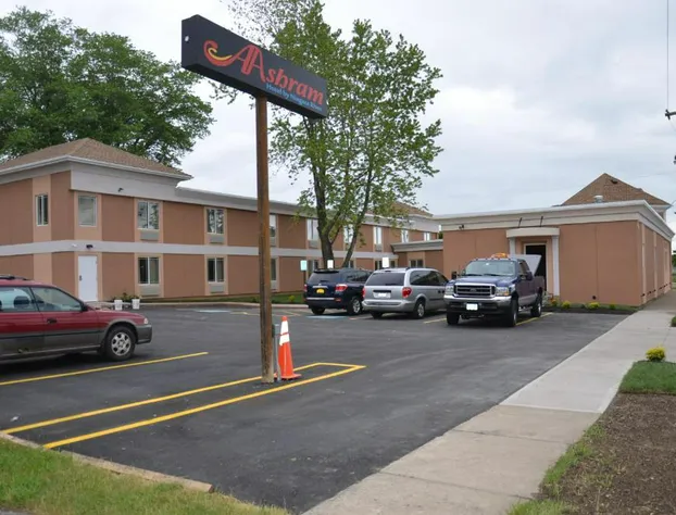 AAshram Hotel by Niagara River hotel detail image 2