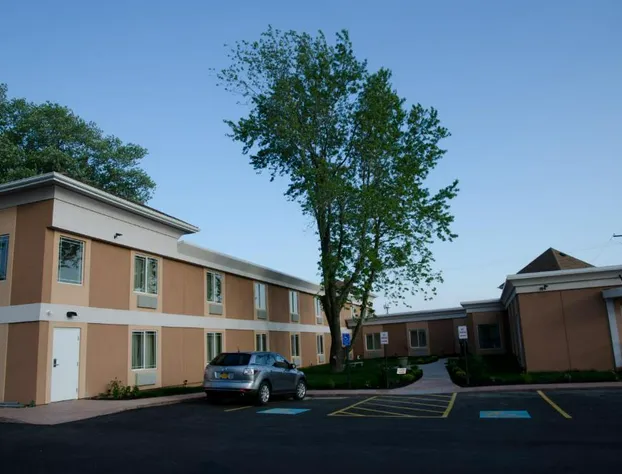 AAshram Hotel by Niagara River hotel detail image 4