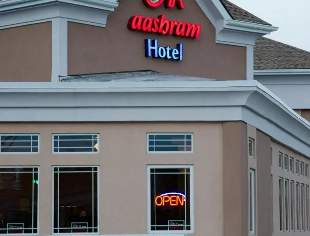 AAshram Hotel by Niagara River hotel detail image 1