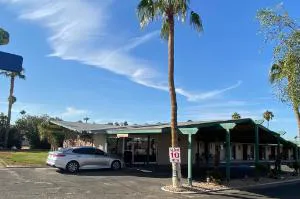 OYO Hotel Yuma AZ Desert Grove hotel hero