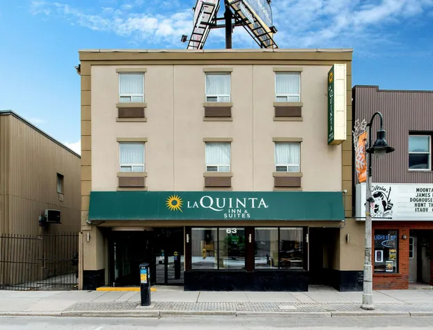 La Quinta Inn & Suites by Wyndham Oshawa hotel detail image 1