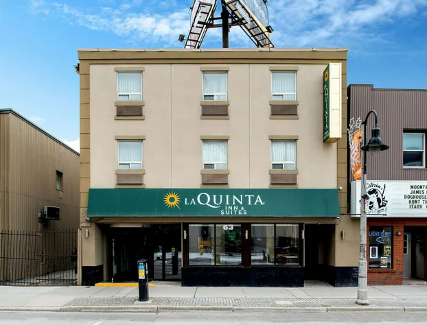 La Quinta Inn & Suites by Wyndham Oshawa hotel detail image 1