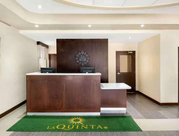 La Quinta Inn & Suites by Wyndham Oshawa hotel detail image 2
