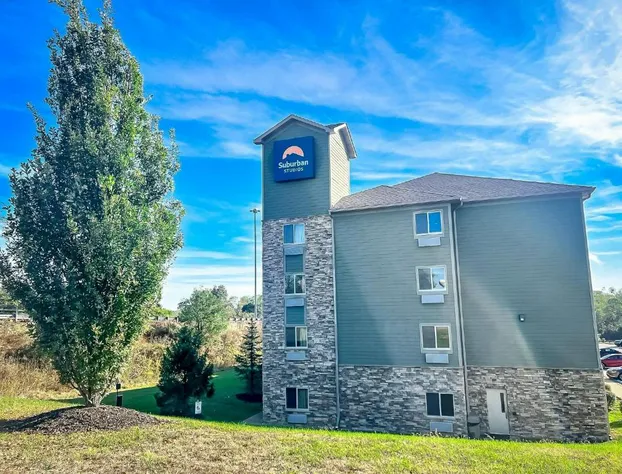 Suburban Studios Triadelphia - Wheeling at The Highlands hotel detail image 3