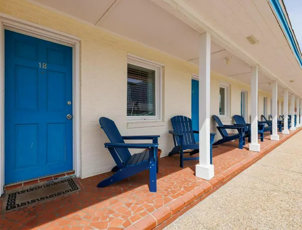 Dolphin Oceanfront Motel hotel detail image 2