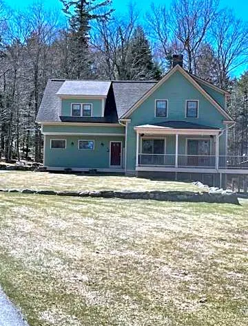 Snowed Inn hotel detail image 4