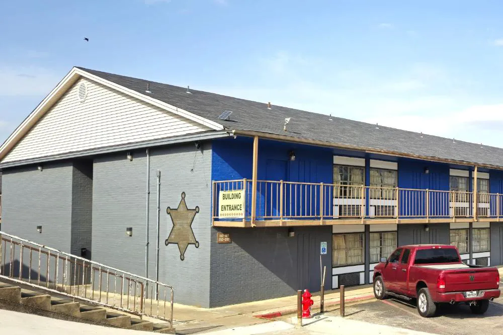 River Valley Inn & Suites (Extended Stay) hotel hero